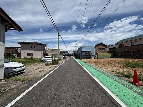 衣浦小学校まで徒歩約3分のためお子様の通学負担も少なく安心です♪