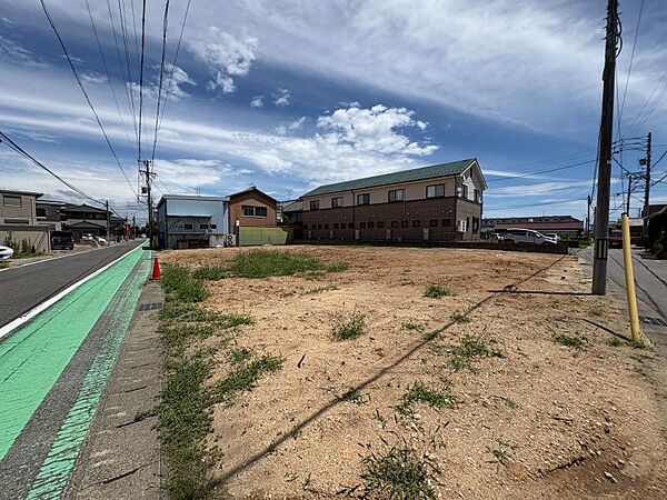 周りに高い建物もなく日当たり良好なお土地です♪