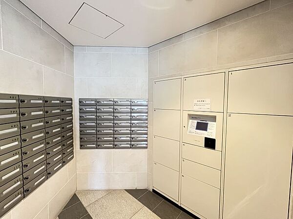 マンション内に宅配ボックスあり！留守中でも荷物を受け取ることができ便利です♪