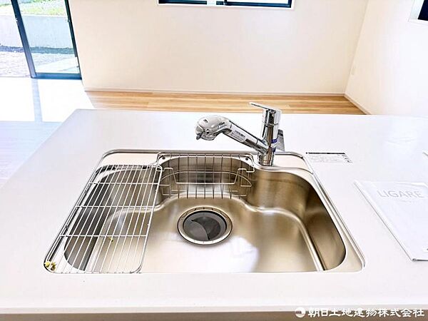 浄水フィルター内蔵で、上水の中に含まれる不純物を除去し、安全で安心なお水をご使用頂けます。