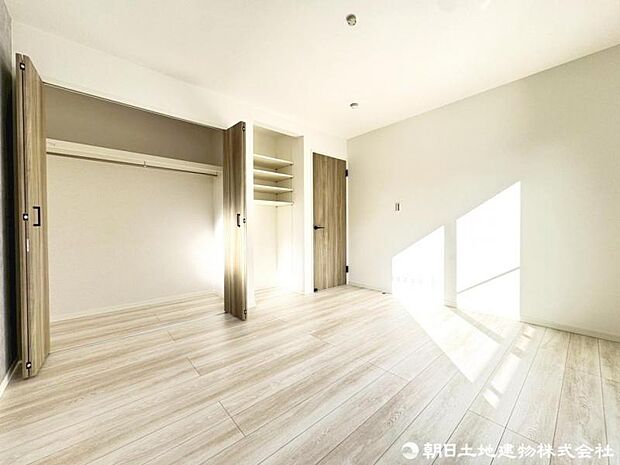 陽当り良好で、家族が明るく健康的な暮らしを送ることができる印象です。