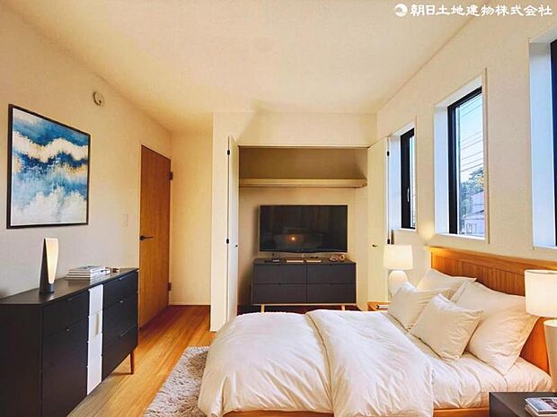 全居室に2面採光を採用した、全室が明るく開放感、風通し良好な間取です。