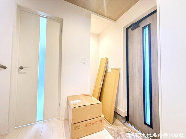 広々として明るい玄関ホールが、住まう方やご訪問者様を優しくお出迎え致します。