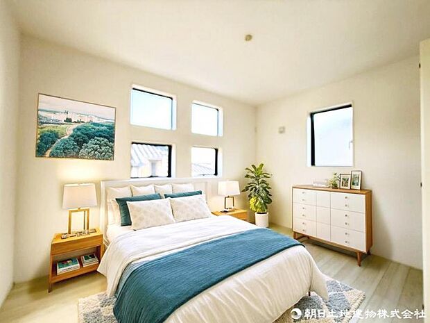 各室に完備されたクローゼットは収納量も豊富で、新しい棚の増設が少なく済むためお部屋を広々お使いいただけます。