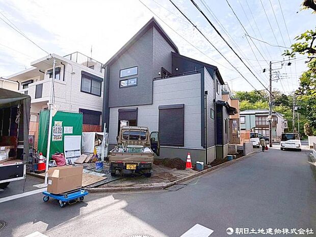 現在建築中に付き、作業工程や完成後に見えなくなる構造部分等がご確認いただけ安心です。