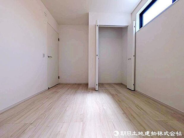 CG家具のない現況のお部屋です。お好みのインテリアの雰囲気を邪魔しない内装デザインです。