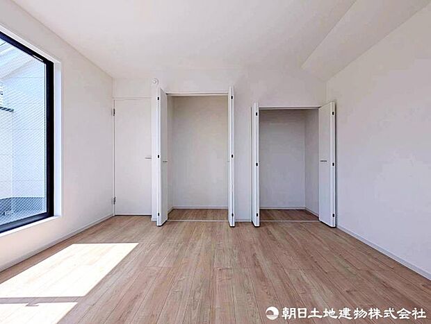各室収納も豊富で、新しい棚の増設も少なく済むためお部屋を最大限広くお使いいただけます。