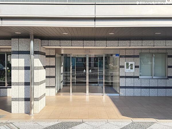 常に管理が行き届いた清潔感のあるマンションロビー。