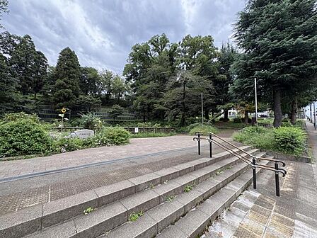六本杉公園まで約620m