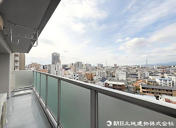 一般住宅が多く建ち並び、さらに最上階の為視界を大きくさえぎる建物はございません。