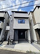 鳩ヶ谷駅より徒歩11分 築1年4ヶ月 3階建の賃貸物件