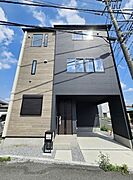 鳩ヶ谷駅より徒歩11分 築1年4ヶ月 3階建の賃貸物件