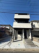 鳩ヶ谷駅より徒歩17分 築1年2ヶ月 3階建の賃貸物件