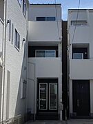 西川口駅より徒歩16分 築3年2ヶ月 3階建の賃貸物件