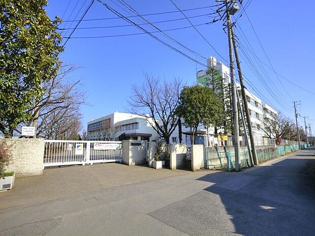 川口市立在家小学校 徒歩8分。 630m