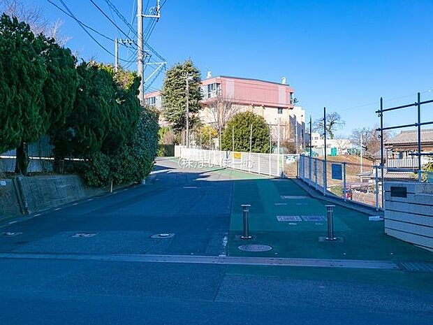 川口市立根岸小学校 徒歩11分。 840m