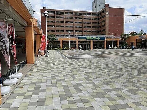 株式会社マミーマート/芝園店 徒歩9分。 700m