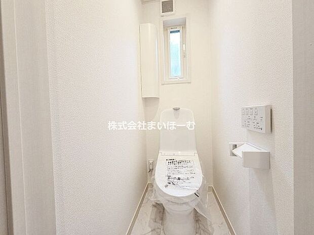 【トイレ】最新式のトイレは、お掃除もラクラクです！2か所のトイレで毎朝のトイレ渋滞も緩和されます♪