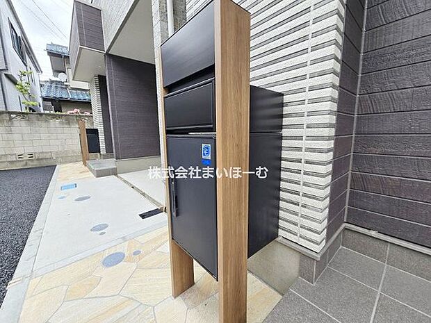【宅配BOX】戸建て用の宅配BOXも標準設置。忙しいご家族にも優しい設備のお家です