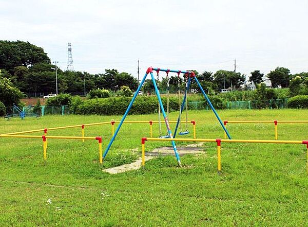 八潮南公園 徒歩15分。 1140m