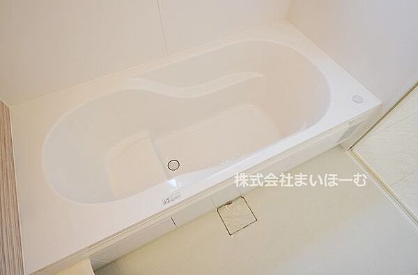 【浴室乾燥機】浴室の換気は勿論、バスタオルなどの乾燥にも便利な浴室乾燥機付きです※同仕様
