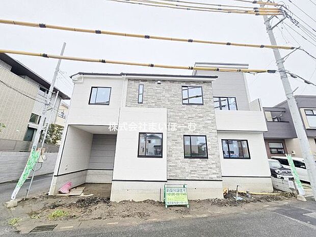 【外観】川口市差間2-32-5付近。南西角地の開放感。更に南東側も隣家の駐車場の為、三方向空いた好立地です(2026年9月22日撮影)