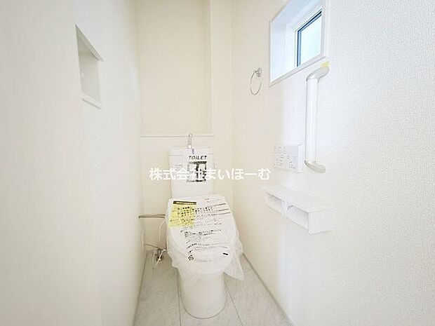 【トイレ】トイレも2か所配置しています。嬉しいウォシュレット付き♪