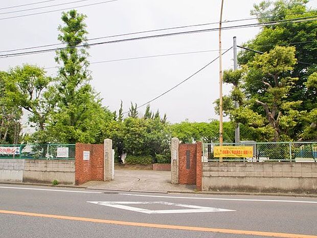 川口市立元郷小学校 徒歩10分。 780m