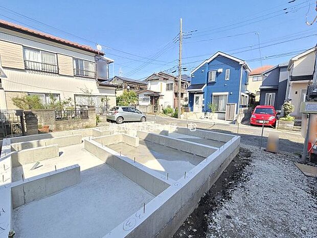 【外観】スーパーにも近くて、住環境良好な好立地に建築される新築のマイホームです♪(2026年8月24日撮影)