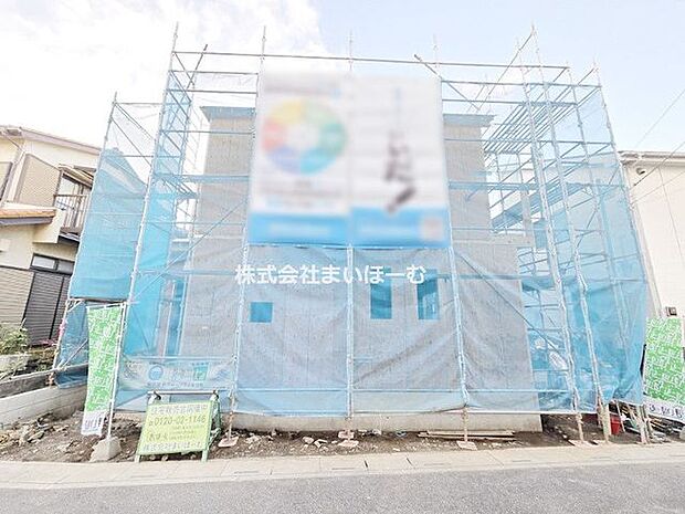 【外観】草加市両新田東町6-2付近。長期優良住宅認定の2階建て4LDKのマイホームです。ぜひ一度ご見学下さい(2026年10月3日撮影)