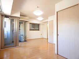 シルバラード 3階1Kのリビング/ダイニング