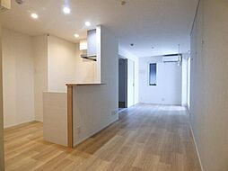 カーサ・イ・フィオーリ 2階1LDKのリビング/ダイニング