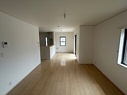 奈良県橿原市川西町225番10 4LDKのリビング/ダイニング