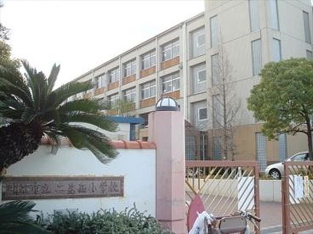 明石市立二見西小学校 徒歩20分。 1530m
