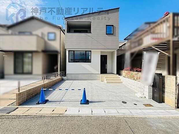 お車2台駐車可能♪