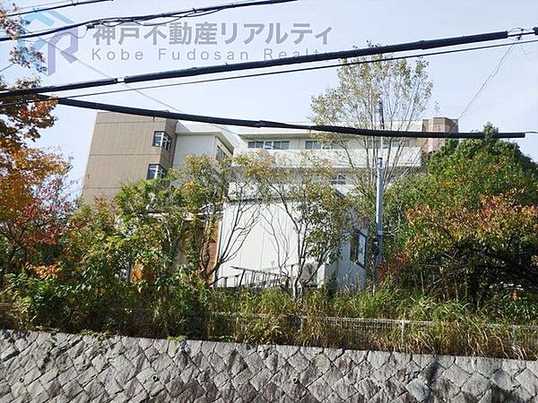 地方独立行政法人神戸市民病院機構神戸市立西神戸医療センター 徒歩25分。 1980m