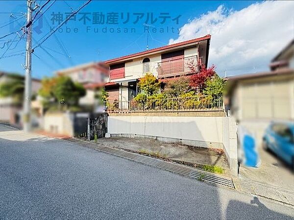 南西向き、高台につき陽当たり良好です♪