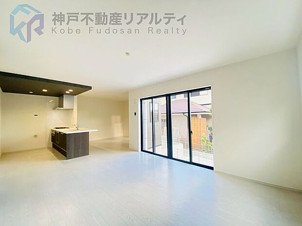 2号棟約20.5帖のLDK♪水回りの動線が短く家事がしやすいですよ♪