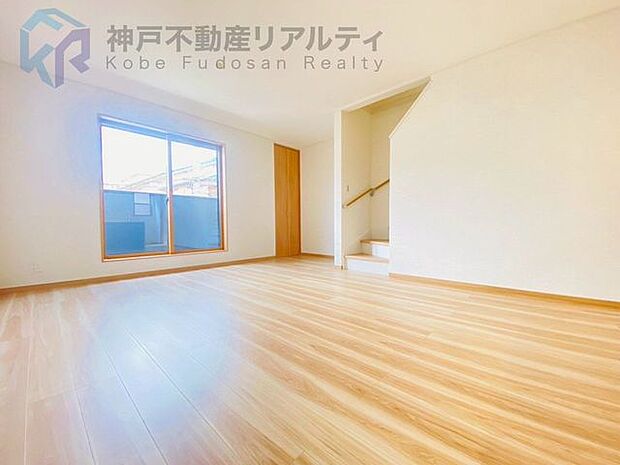 ◆LDKは17.0帖と広々とした空間♪◆2面採光で陽当たり良好♪