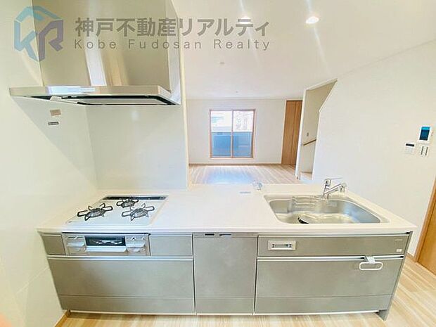 ◆防犯面でも2階リビングは安心感があり、窓を開けて過ごしやすいですね♪