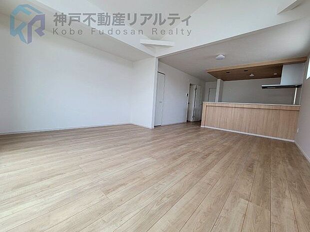 ◆上部吹抜けLDK広々21.4帖♪床暖房完備♪