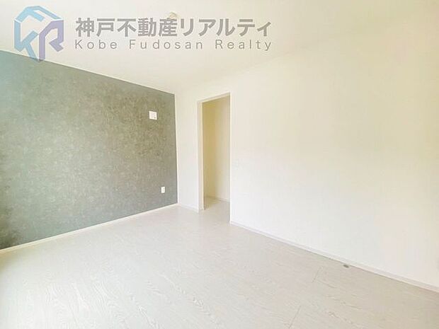 アクセントクロスがお洒落な洋室♪