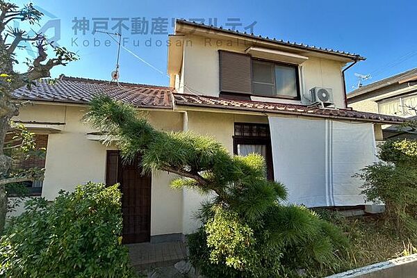 ◆玄関上部に吹き抜けあり♪開放感のある室内♪