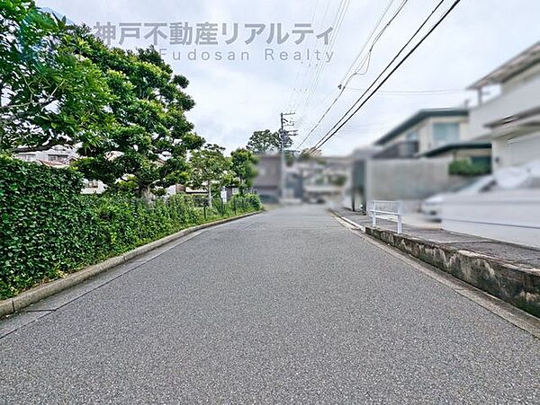 〈周辺環境〉スーパーマーケット小西屋太寺店：徒歩8分
