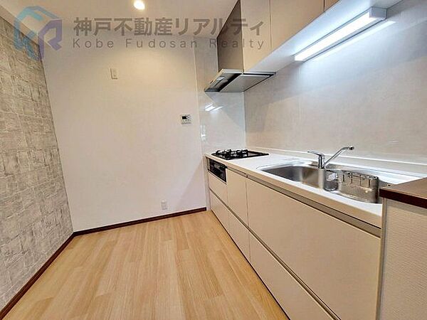 壁付キッチンにつきお部屋の空間を無駄なくお使い頂けます♪