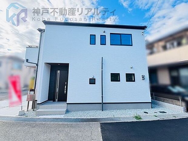 ◇駐車場2台分完備♪前面道路は6mにつき駐車もスムーズにできます♪