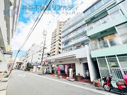 スーパーが近く、お買い物にも便利です。