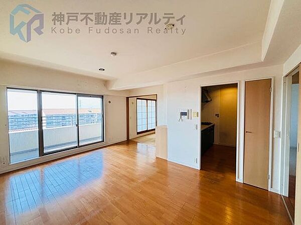 ・リビングには床暖房完備で足もとポカポカ！