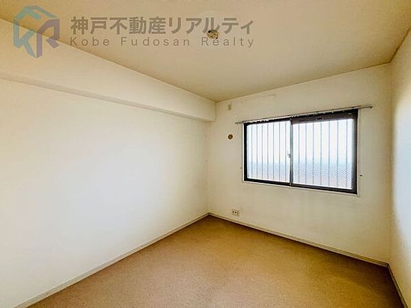 ・玄関前にはトランクルームあり