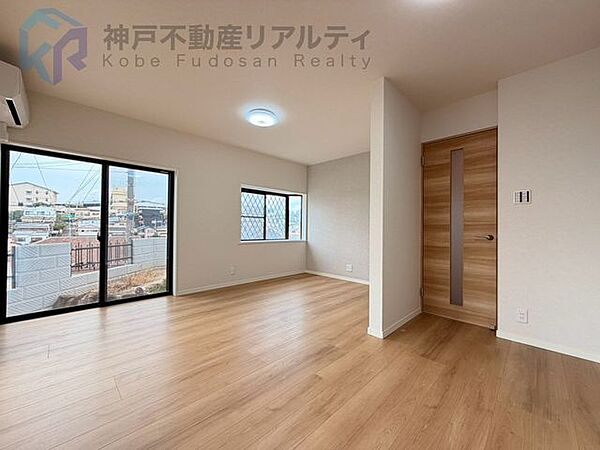 南西向きLDKにつき陽当たり良好♪